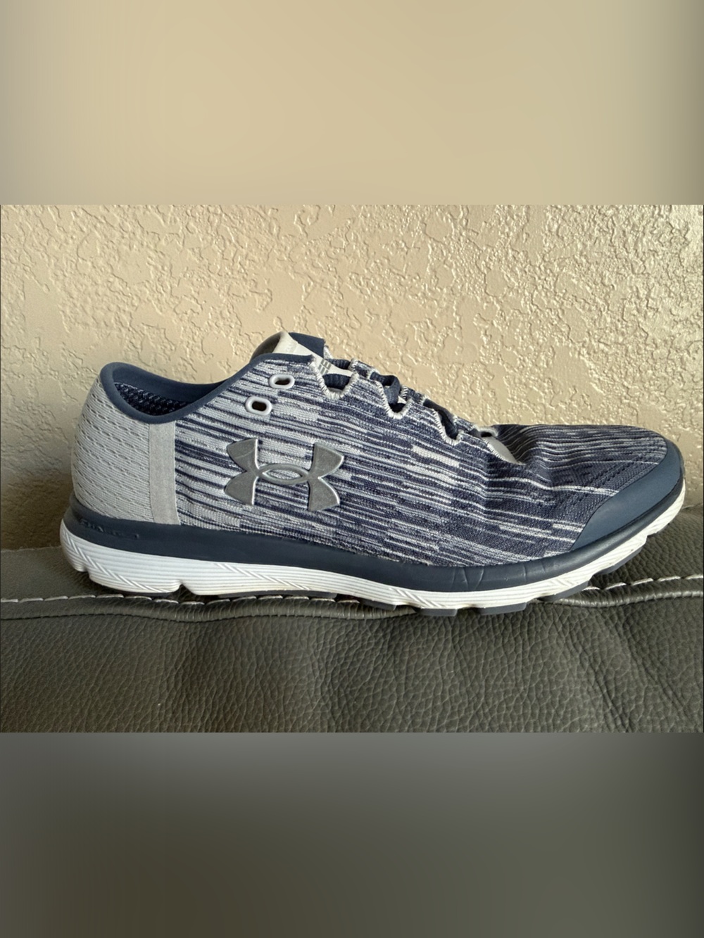 Under Armour Women's Athletic Shoe in Navy and Gray
